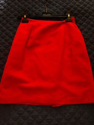 Tailleur rosso corto