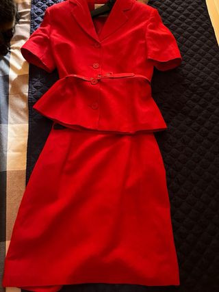 Tailleur rosso corto