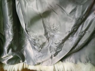 Abrigo piel zorro blanco y otro marrón 