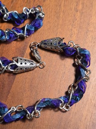 Collana elegante blu e argento