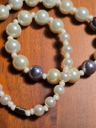 Collana perle grigio bianco