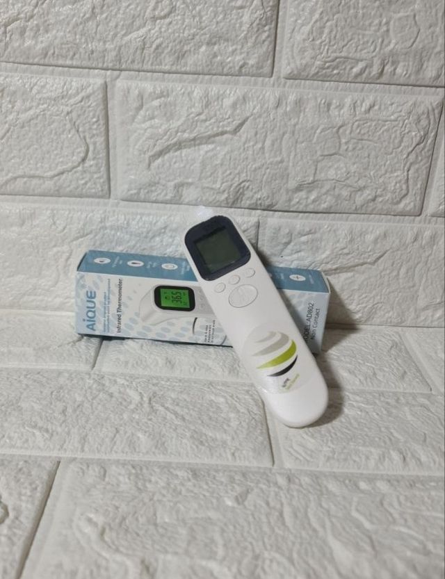 Termómetro infrarrojo digital