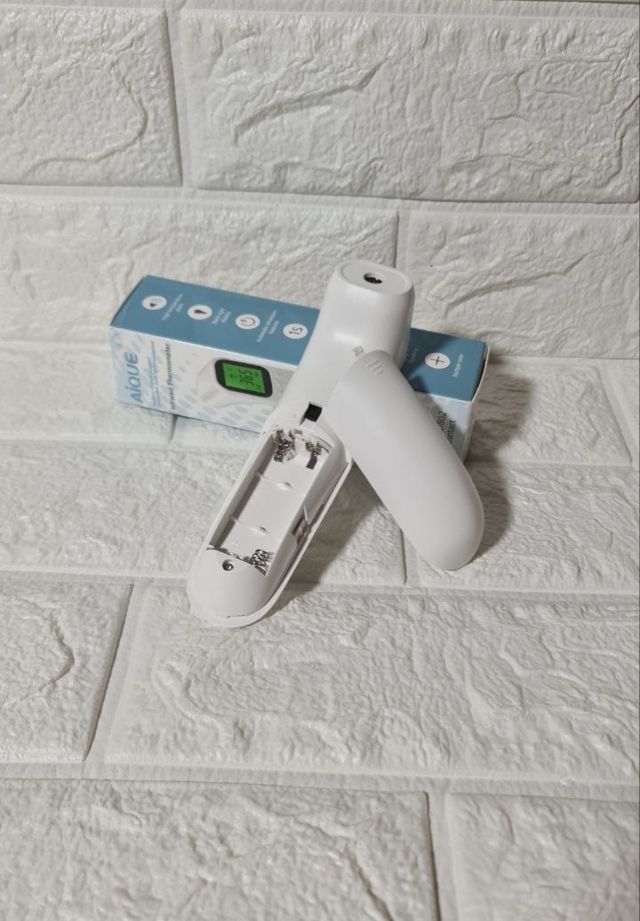 Termómetro infrarrojo digital