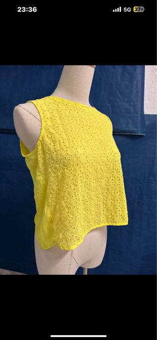 Blusa Amarilla Stradivarius T-S