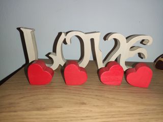Scritta LOVE legno + cuori