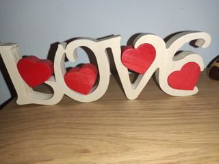 Scritta LOVE legno + cuori