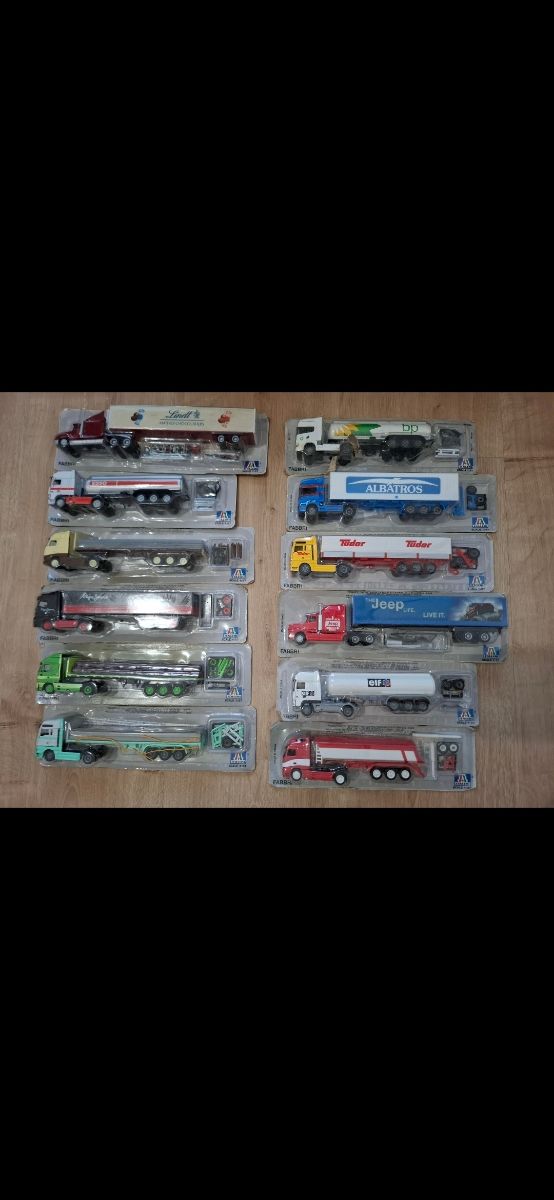 12 camiones en escala 1:87 Italeri,nuevos.