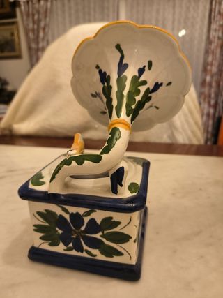 Gramófono cerámico de Talavera