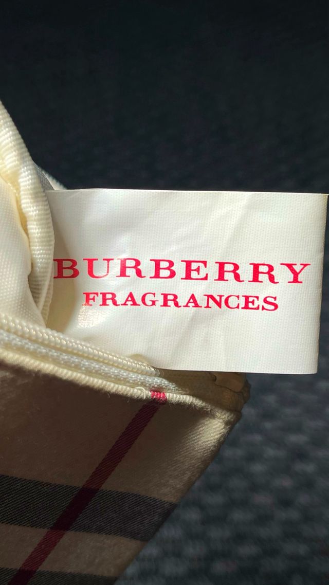Monedero Burberry - Beige y Negro