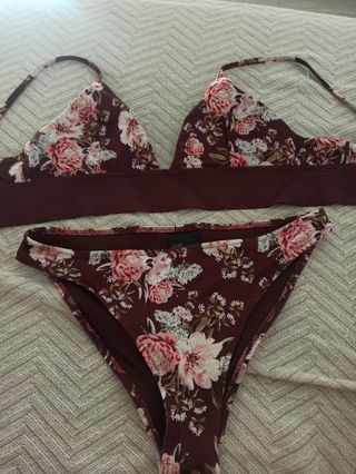Bikini H&M floral marrón talla M