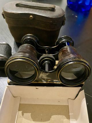 Binoculares antiguos con estuche