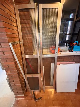 Armario metálico gris - 2 puertas correderas