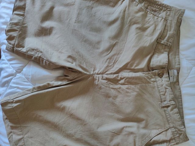 Bermuda Álvaro Moreno marrón
Talla 44. Buen estado