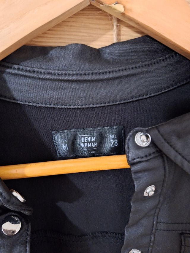 Chaqueta negra Lefties cropped