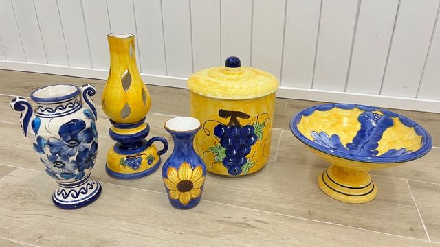 Jarrones, candelabro y ensaladera de céramica