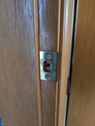 Manetas puertas interior dorado y pestillos
