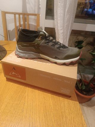 Zapatillas TENTH trekking - grises y verde oliva
