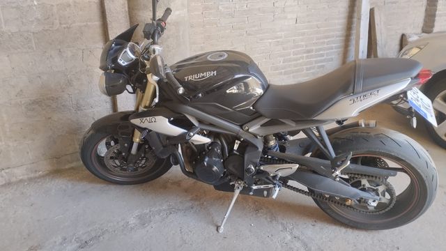 Triumph Street Triple 675