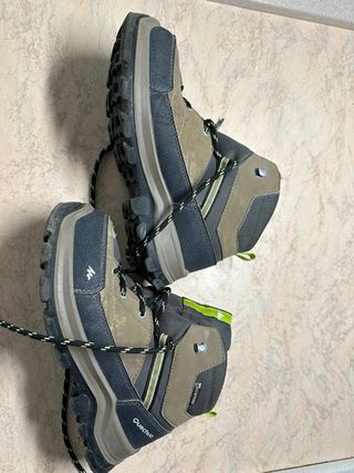 Scarponi trekking Quechua tg 35