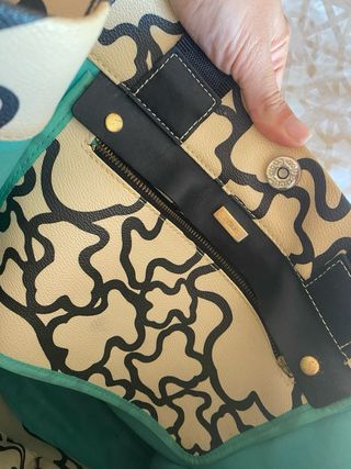 Bolso Tous beige y negro en perfecto estado.