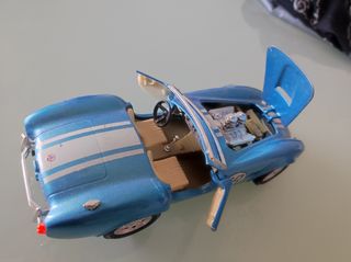Bburago Shelby Cobra 427,
