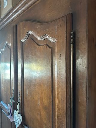 Armario madera maciza estilo antiguo