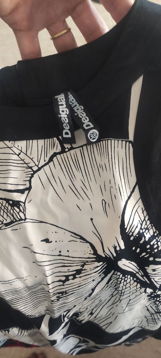 Vestido Desigual negro flores