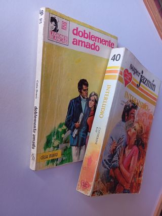 Dos novelas antiguas de bolsillo