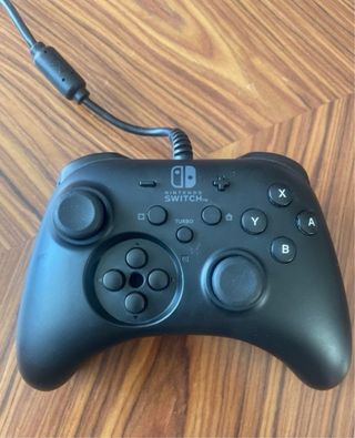 Nintendo Switch con accesorios y juegos de regalo.