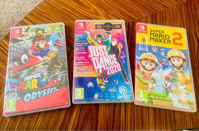 Nintendo Switch con accesorios y juegos de regalo.