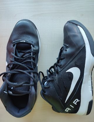 T.40.5 - Zapatillas Nike Baloncesto - Negras