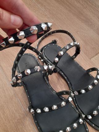 Sandalias tachuelas Prima Donna
