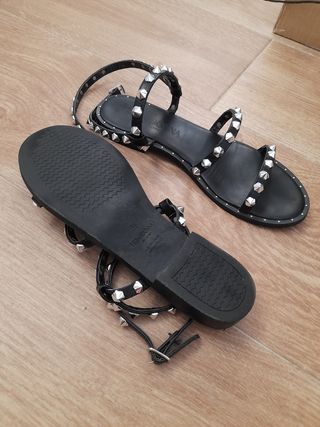 Sandalias tachuelas Prima Donna