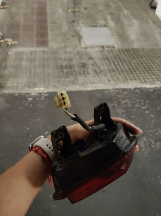 Piloto Trasero Suzuki GSX1000 (2003)