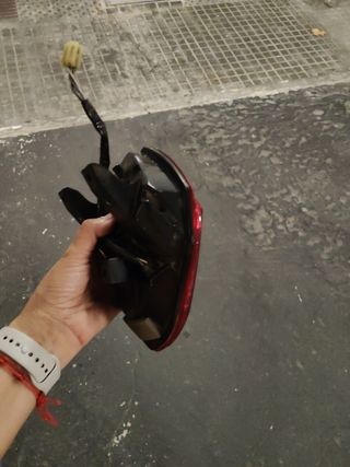 Piloto Trasero Suzuki GSX1000 (2003)