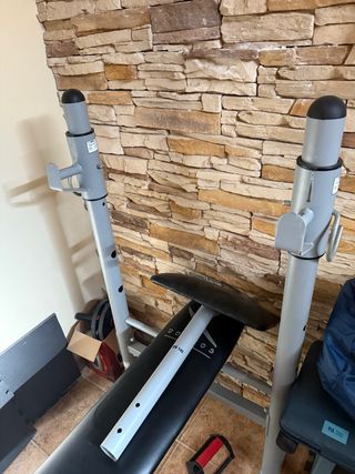 Press de banca+extensión de cuadríceps.