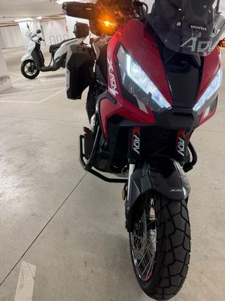 Honda X-ADV 750 (2024) - Impecable
edicion limited