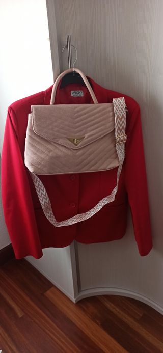 Americana y bolso a juego