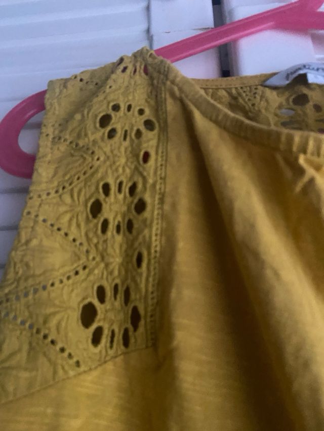 Blusa Amarilla Natura Bordada