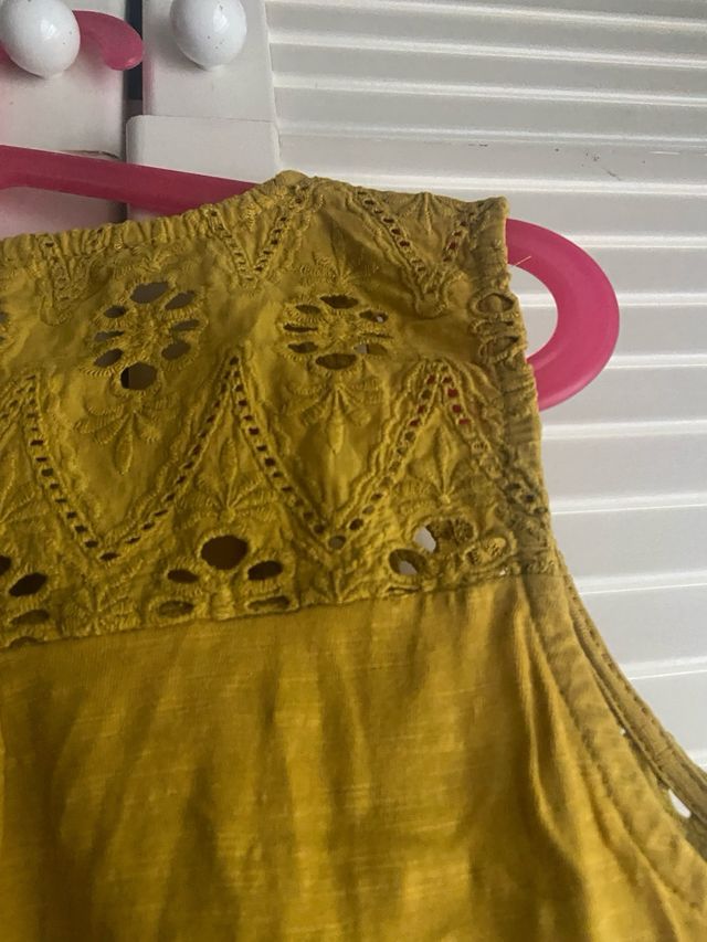 Blusa Amarilla Natura Bordada