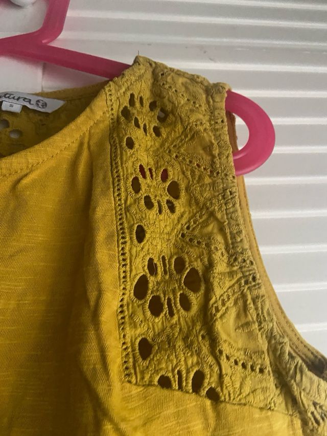 Blusa Amarilla Natura Bordada