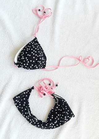 Bikini lunares blanco y negro