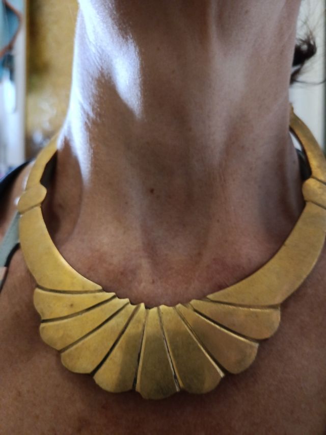 Collar dorado antiguo