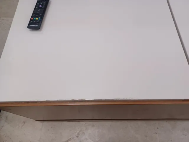 Mesa centro madera-vidrio blanco-marrón