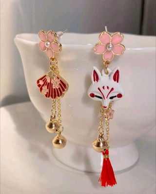Pendientes Kitsune: 🌸 rojos y rosas