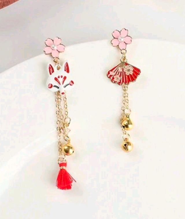 Pendientes Kitsune: 🌸 rojos y rosas
