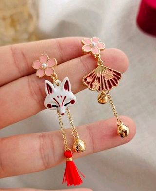 Pendientes Kitsune: 🌸 rojos y rosas