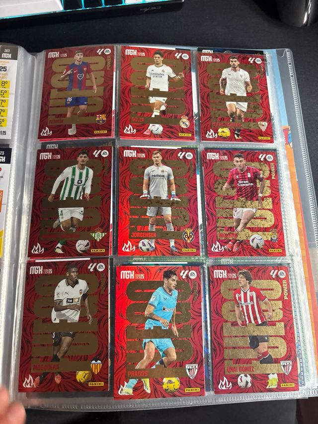 MegaCracks 2024/25 LaLiga - Álbum Medio **