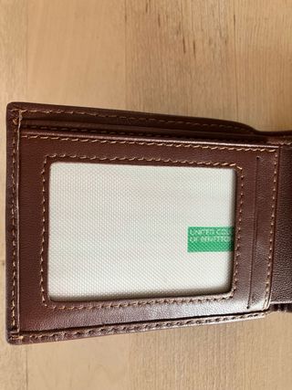 Cartera Benetton marrón de piel. NUEVA