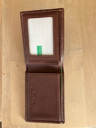 Cartera Benetton marrón de piel. NUEVA